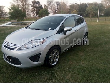 foto Ford Fiesta Kinetic Titanium usado (2013) color Gris Grafito precio $420.000