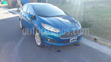 foto Ford Fiesta Kinetic SE Plus usado (2014) color Azul Mediterráneo precio $360.000