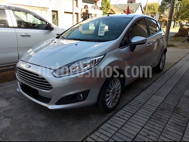 foto Ford Fiesta Kinetic SE Powershift usado (2017) color Gris precio $660.000