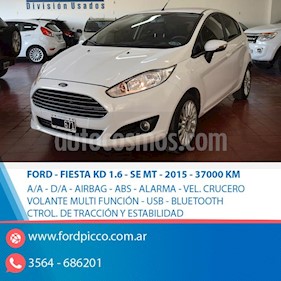 Foto venta Auto usado Ford Fiesta Kinetic SE (2015) color Blanco