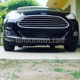 foto Ford Fiesta Kinetic SE usado (2014) color Negro Perla precio $380.000