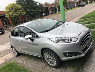 Foto venta Auto usado Ford Fiesta Kinetic SE (2015) color Plata Estelar precio $370.000