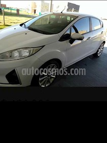 foto Ford Fiesta Kinetic SE usado (2018) color Blanco Oxford precio $515.000
