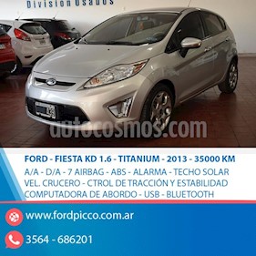 foto Ford Fiesta Kinetic Titanium usado (2013) color Gris Claro precio $1