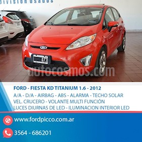 foto Ford Fiesta Kinetic Titanium usado (2012) color Rojo precio $1