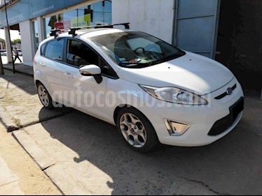 foto Ford Fiesta Kinetic Titanium usado (2013) color Blanco precio $470.000