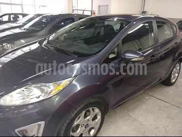 foto Ford Fiesta Kinetic Titanium usado (2012) color Gris Malva precio $315.000