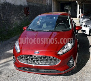 foto Ford Fiesta Kinetic Titanium usado (2018) color Rojo Rubí precio $800.000
