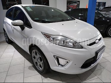 foto Ford Fiesta Kinetic Titanium usado (2013) color Blanco Oxford precio $380.000