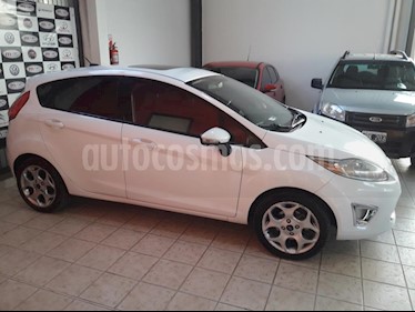 foto Ford Fiesta Kinetic Titanium usado (2013) color Blanco precio $370.000