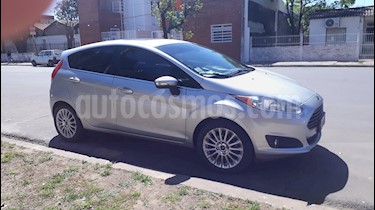 Foto venta Auto usado Ford Fiesta Kinetic Titanium (2014) color Plata precio $438.000