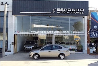 Ford Fiesta Max Ambiente Plus usado (2012) color Dorado precio $355.000