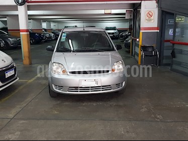 Ford Fiesta Max Ambiente Plus usado (2006) color Gris precio $195.000