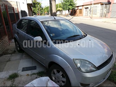 foto Ford Fiesta Max Edge Plus usado (2005) color Plata precio $120.000