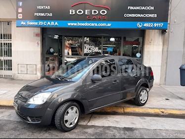 Foto Ford Fiesta Max MAX 1.6 AMBIENTE usado (2006) color Gris precio $179.900