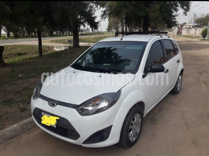 foto Ford Fiesta One Ambiente Plus usado (2013) color Blanco Oxford precio $365.000
