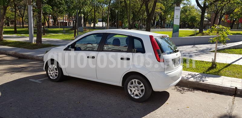Ford Fiesta One Ambiente Plus usado (2013) color Blanco precio $550.000