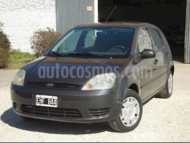 foto Ford Fiesta One Edge Plus usado (2004) color Gris Claro precio $115.000