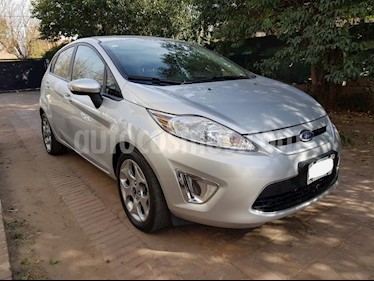 foto Ford Fiesta One Edge Plus usado (2013) color Gris Claro precio $360.000