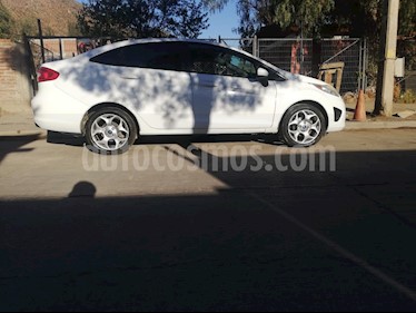 Foto Ford Fiesta Sedan 1.6 SE usado (2013) color Blanco precio $4.800.000
