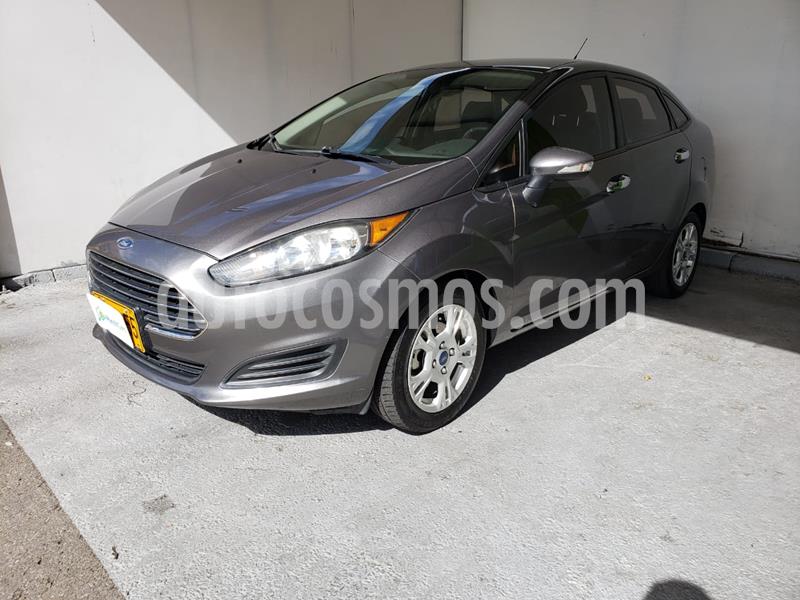 foto Ford Fiesta Sedán SE usado (2014) color Gris Nocturno precio $27.990.000