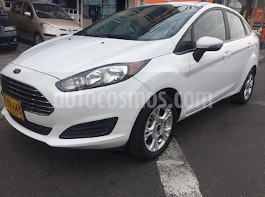 foto Ford Fiesta Sedán SE Aut usado (2016) color Blanco precio $33.900.000