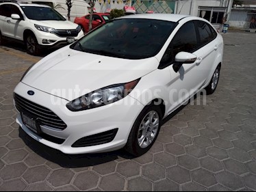 Ford Fiesta Sedan SE Aut usado (2015) color Blanco Oxford precio $155,000