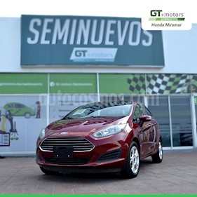 foto Ford Fiesta Sedán SE Aut usado (2016) color Rojo Rubí precio $165,000