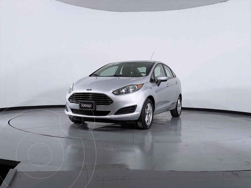 Foto Ford Fiesta Sedan SE usado (2017) color Plata precio $202,999