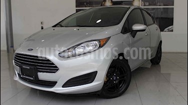 foto Ford Fiesta Sedán SE usado (2017) color Plata precio $186,000