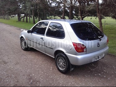 foto Ford Fiesta 3P LX 1.4 usado (1999) color Gris Plata precio $80.000
