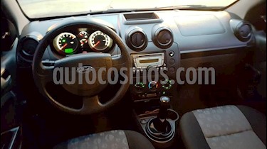 foto Ford Fiesta 5P Ambiente Plus usado (2012) color Blanco Oxford precio $200.000