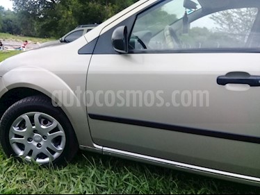 foto Ford Fiesta 5P Ambiente TDCi usado (2007) color Champagne precio $145.000
