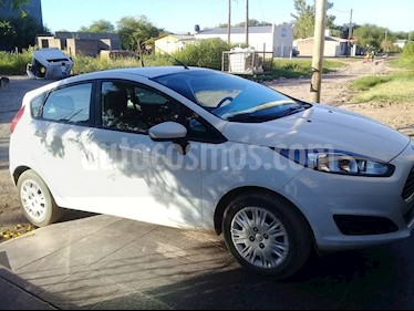 Foto venta Auto usado Ford Fiesta 5P Ambiente (2016) color Blanco precio $320.000