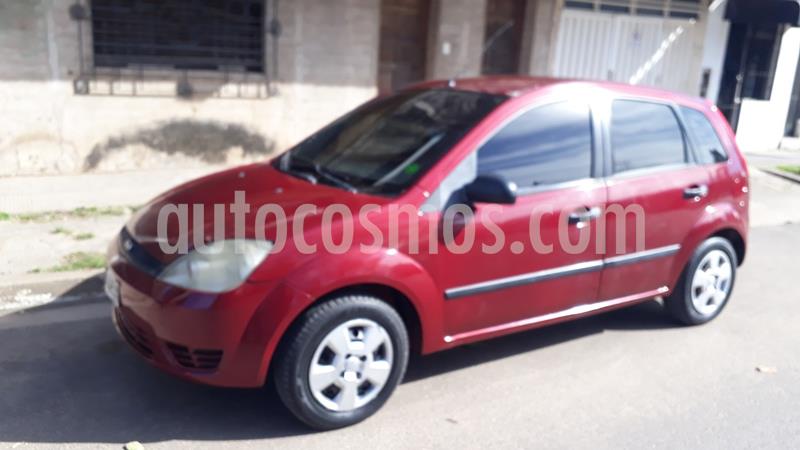 foto Ford Fiesta 5P Ambiente Plus usado (2004) color Rojo precio $480.000