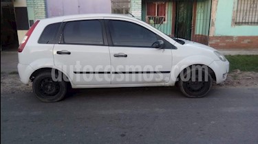 Ford Fiesta 5P Ambiente usado (2007) color Blanco precio $195.000