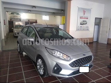 Ford Fiesta 5P Titanium Kinetic Design usado (2019) color Gris Claro precio $900.000