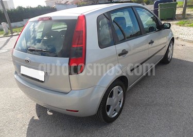 foto Ford Fiesta 5P Ambiente Plus usado (2005) color Gris precio $156.000