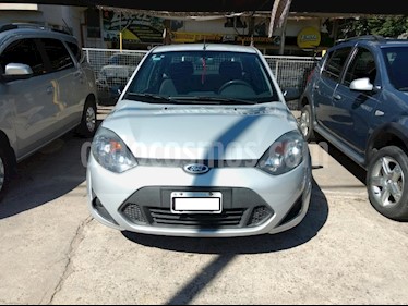 Ford Fiesta Ambiente usado (2011) color Gris Claro precio $265.000