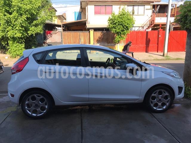 foto Ford Fiesta 1.6L SE usado (2014) color Blanco Oxford precio $4.800.000