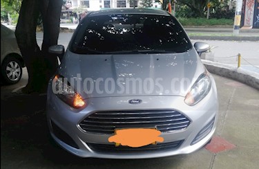 foto Ford Fiesta SE Aut usado (2014) color Plata precio $33.500.000