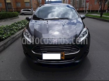 Ford Fiesta Titanium usado (2017) color Gris Nocturno precio $27.000.000
