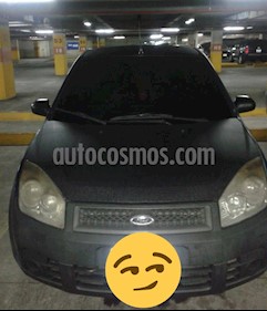 Foto Ford Fiesta Max usado (2010) color Azul precio u$s2.400