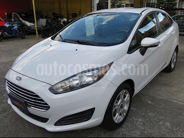 foto Ford Fiesta SE usado (2015) color Blanco precio $31.900.000