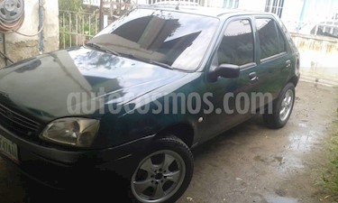Ford Fiesta 1.6L usado (2002) color Verde precio BoF1.900