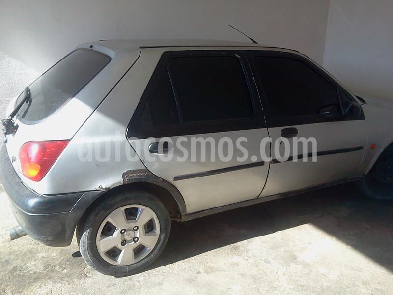 Ford Fiesta 2p L4,1.3i,8v S 1 1 usado (1999) color Plata precio u$s950