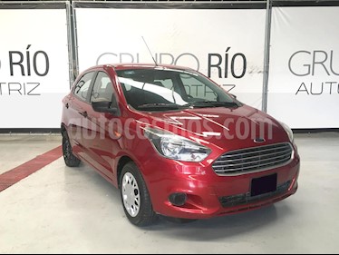 foto Ford Figo Hatchback Impulse A/A usado (2017) color Rojo Rubí precio $129,000
