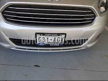 foto Ford Figo Sedán Impulse Aut A/A usado (2016) color Plata precio $135,000