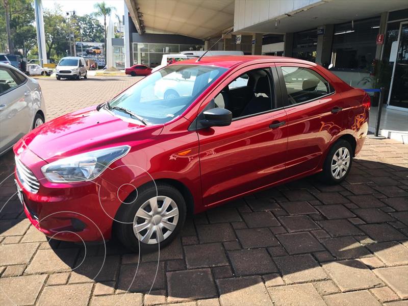 Foto Ford Figo Sedan Impulse Aut A/A usado (2017) color Rojo precio $198,000