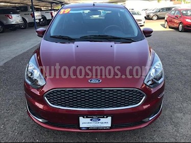 foto Ford Figo Sedán Impulse Aut A/A usado (2019) color Rojo precio $200,000